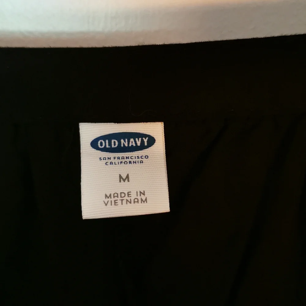 🍄 Old Navy top, black, size M - Picture 5 of 6